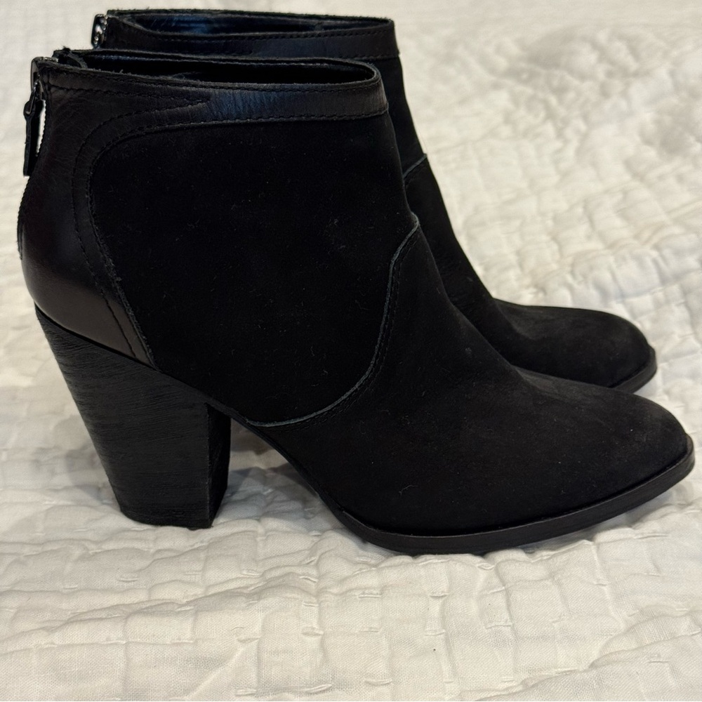 Saks Fifth Avenue Black Ankle Booties 7.5
